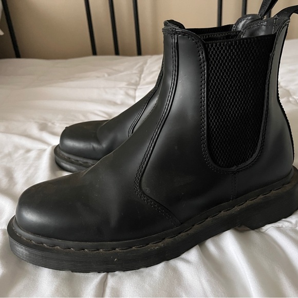 Authentic Dr. Martens All Black Chelsea Boot - Picture 1 of 6